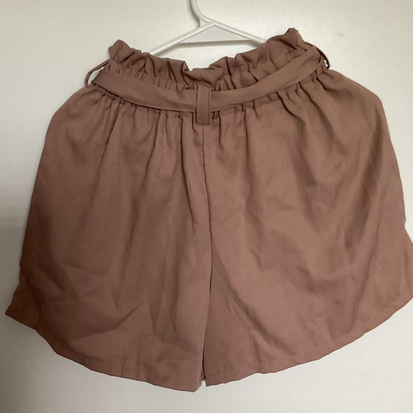 Ruffle Ribbon Short - NEW - Picture 3 of 3